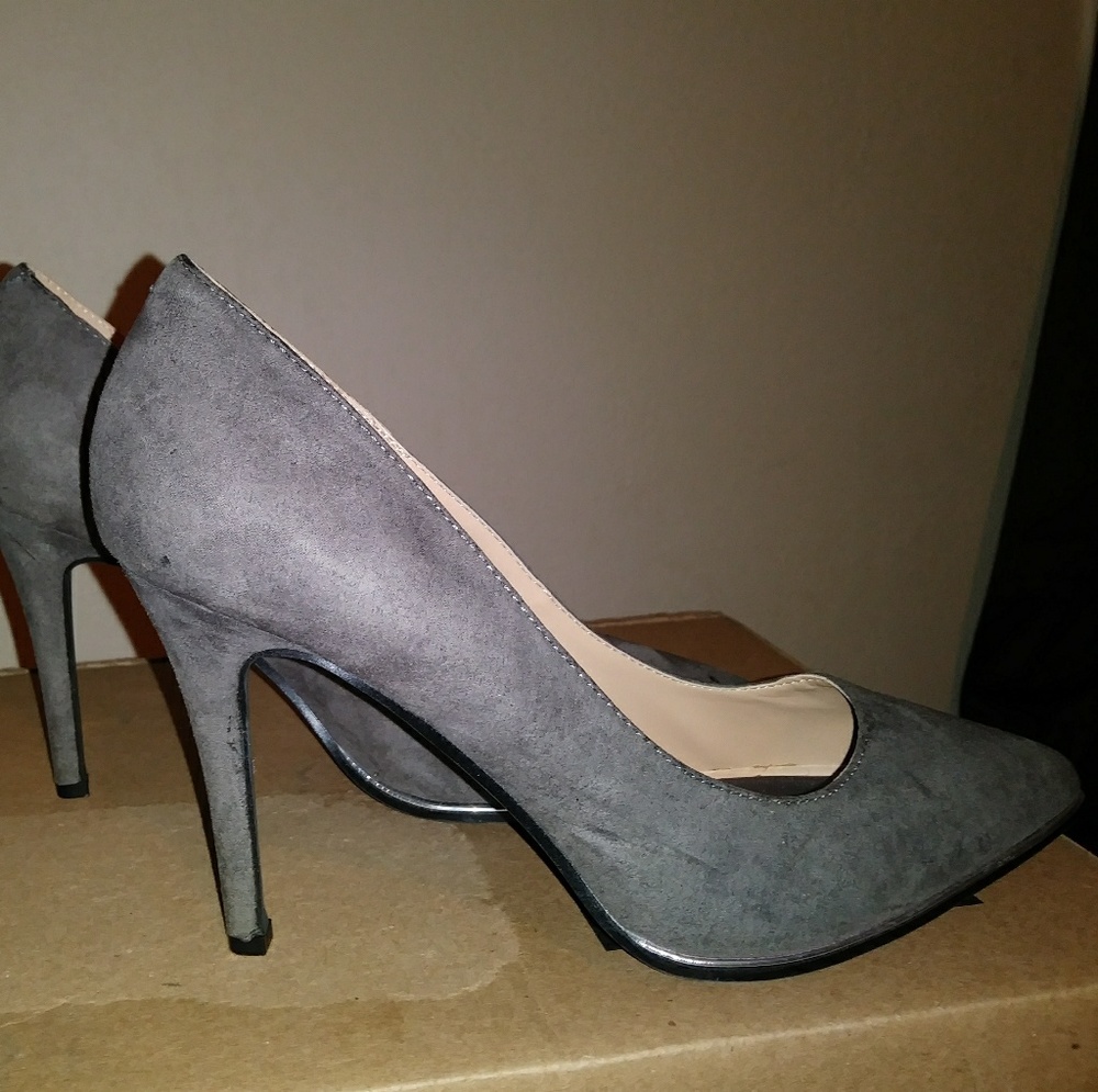 Heels - Picture 2 of 2